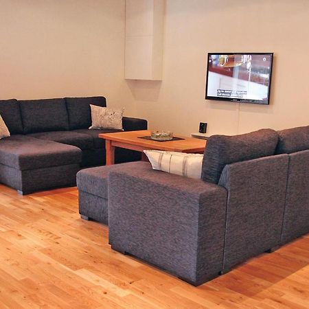 2 Bedroom Cozy Apartment In Habo Mullsjö Kültér fotó