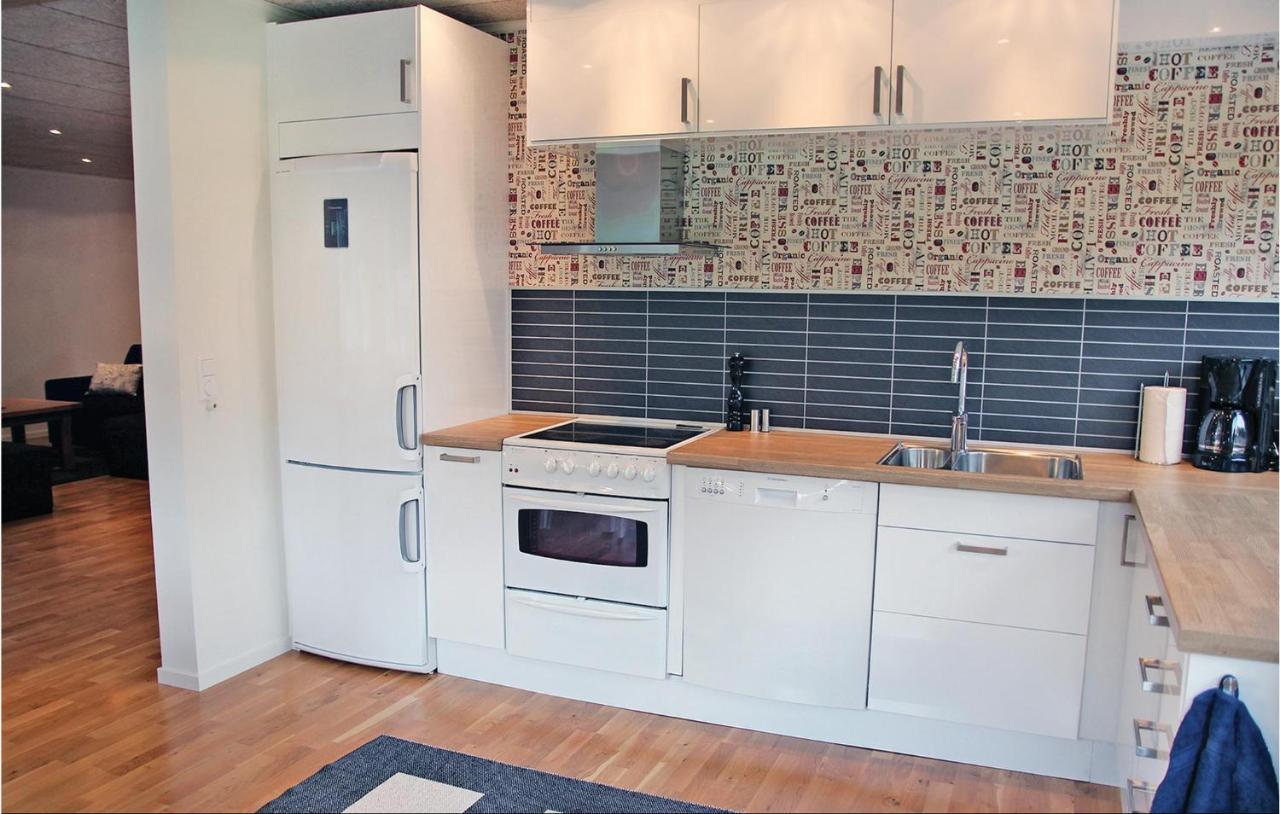 2 Bedroom Cozy Apartment In Habo Mullsjö Kültér fotó