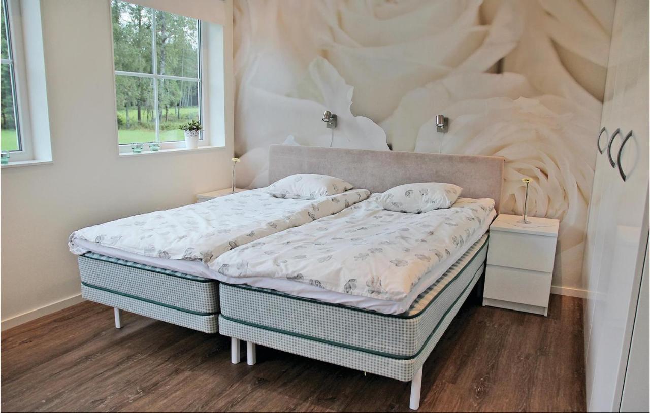2 Bedroom Cozy Apartment In Habo Mullsjö Kültér fotó