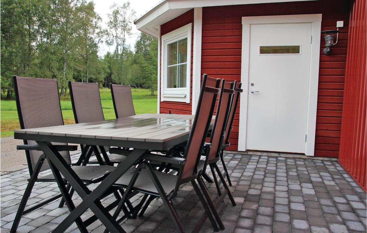 2 Bedroom Cozy Apartment In Habo Mullsjö Kültér fotó